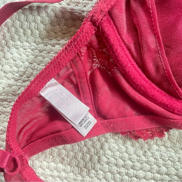 Victoria’s Secret Scarlet Red Underwire Semi Removable Pad Push Up Bra 32B - Picture 5 of 6
